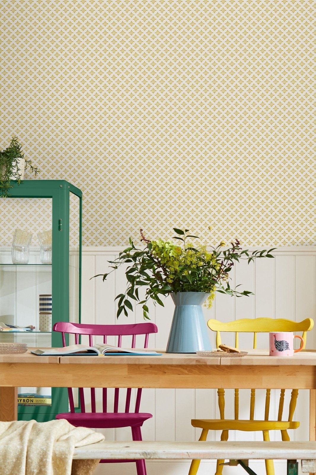 - Joules Beckett Star Antique Gold Wallpaper - 118578 - Decor Warehouse