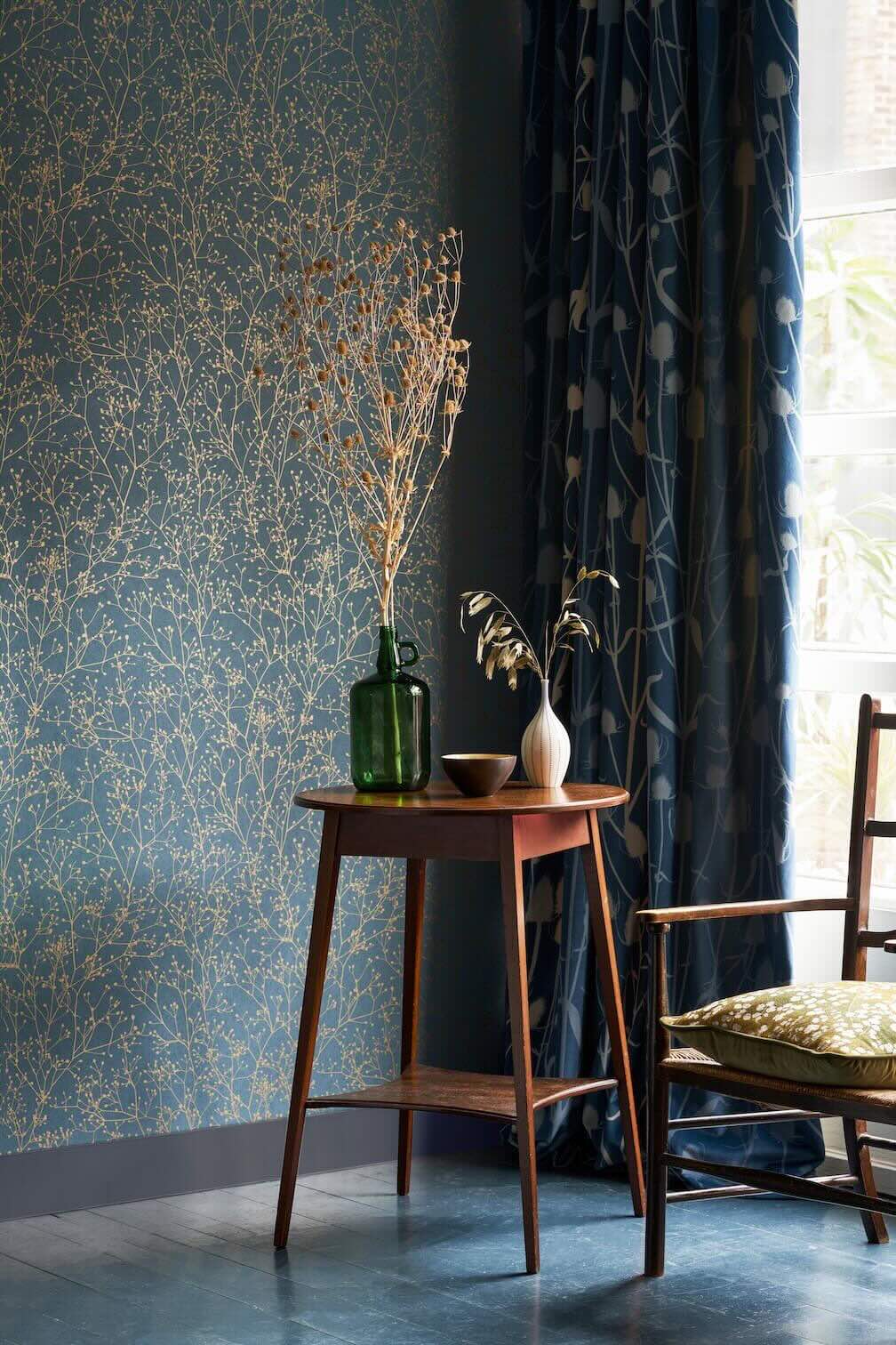 Clarissa Hulse Gypsophila Airforce Blue & Soft Gold Wallpaper