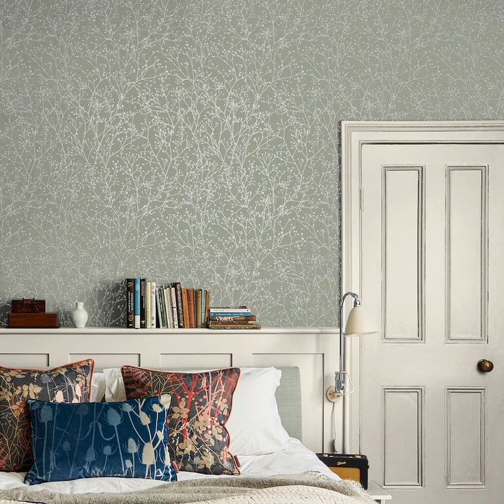 Clarissa Hulse Gypsophila Spring Green & Silver Wallpaper