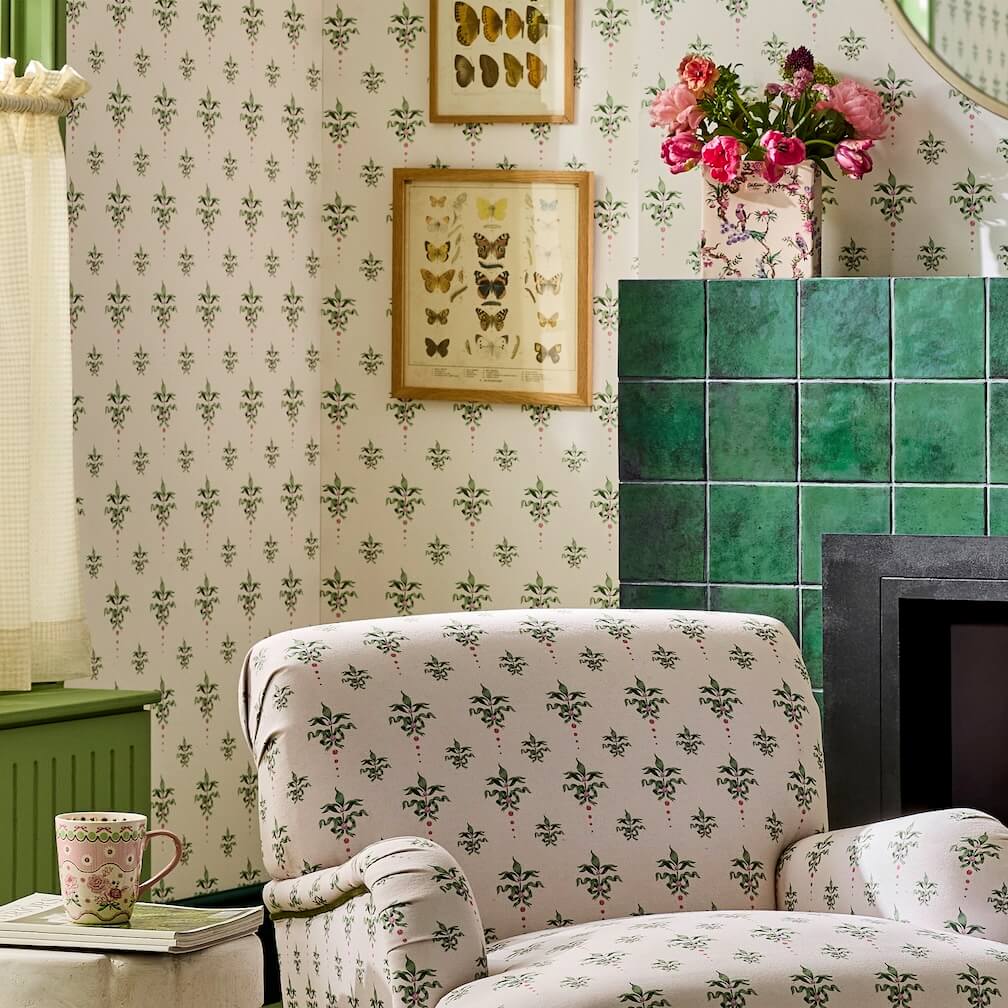 Cath Kidston Crest Cream Wallpaper