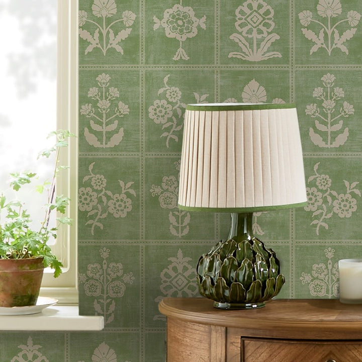 Joules Garden Floral Grid Pistachio Green Wallpaper