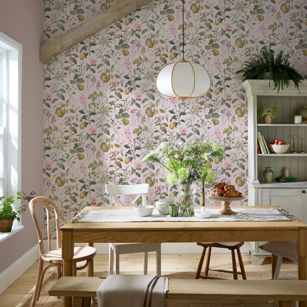 Superfresco Easy Ophelia Pink Wallpaper