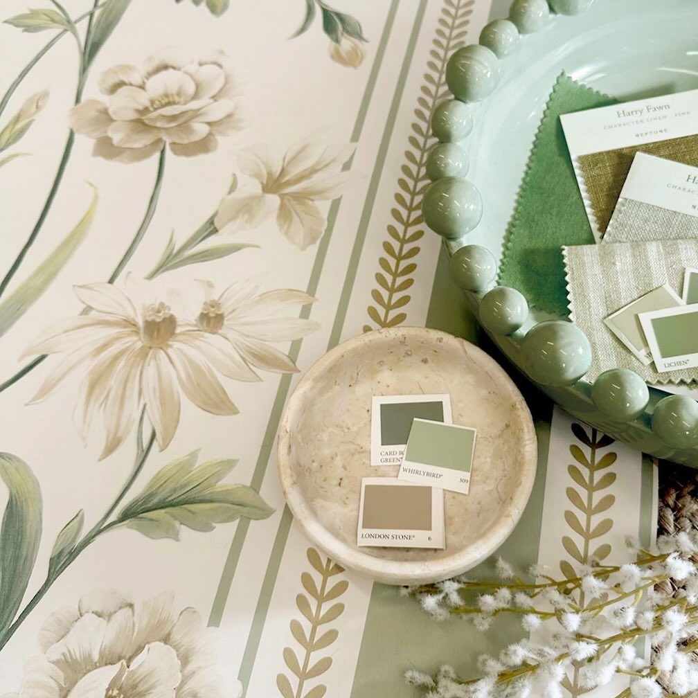 Belgravia Raya Cream Wallpaper