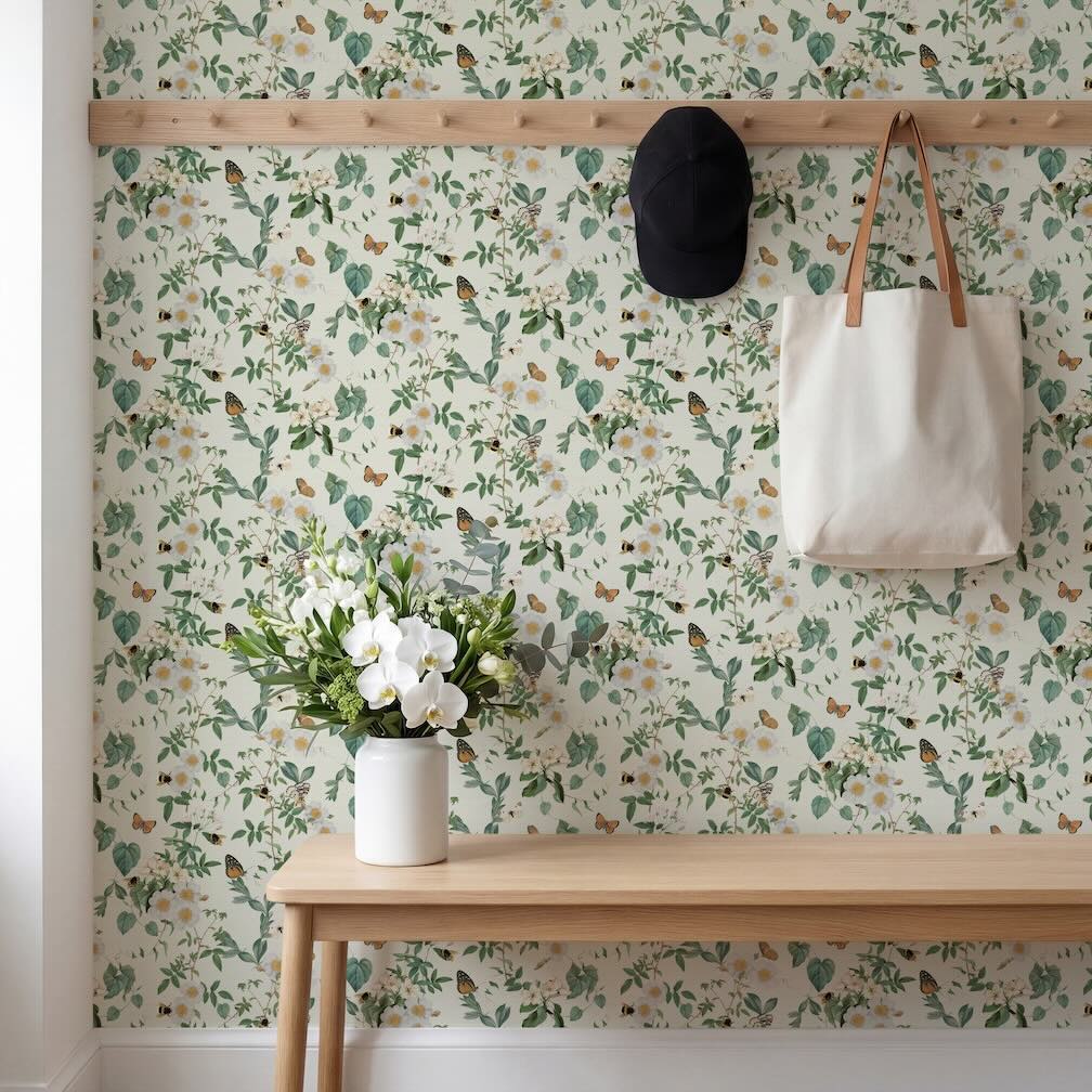 Arthouse Bumblebee Trail Cream Wallpaper