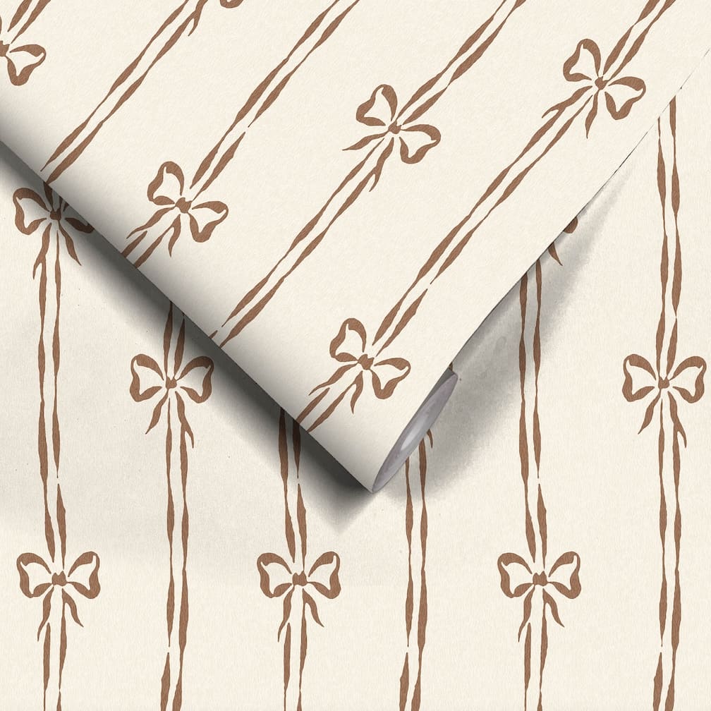 Woodchip & Magnolia Bow Peep Cedar Wallpaper
