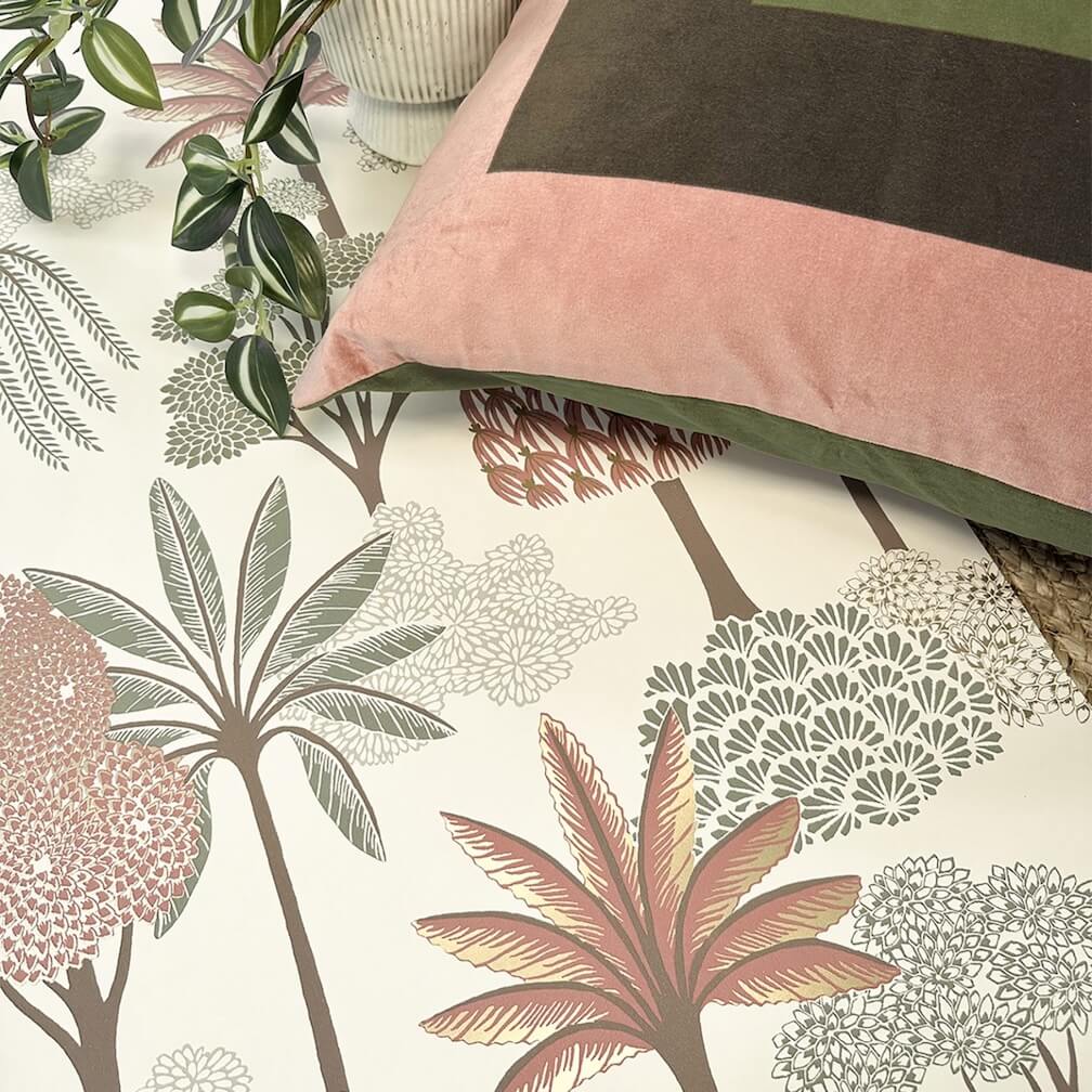 Belgravia Akiko Floral Pink / Green Wallpaper - 2333