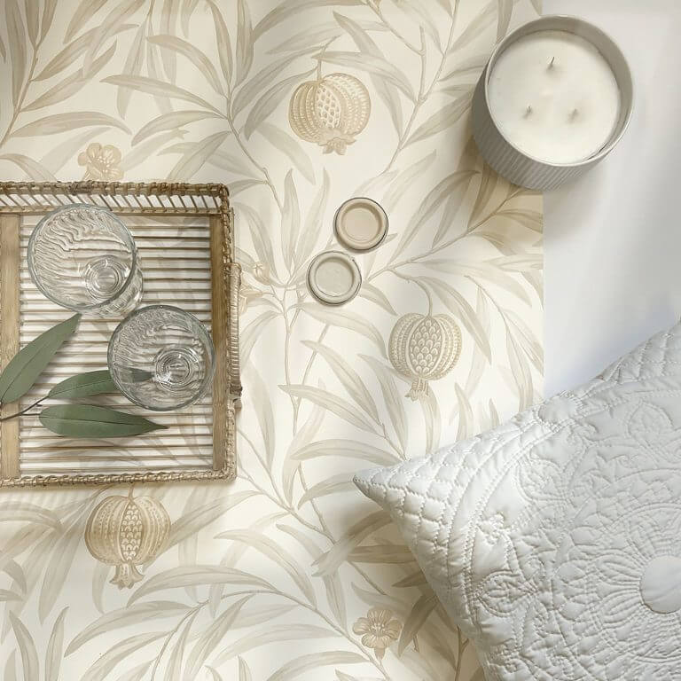 Belgravia Pomegranate Cream & White Wallpaper - 9610