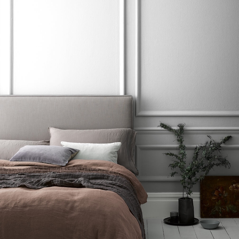 Crown Crafted Gallery Wall Flat Matt Paint - 5096110