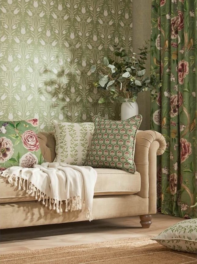 - Esselle Heritage Tulip Spring Green Wallpaper - 100026EH - Decor Warehouse