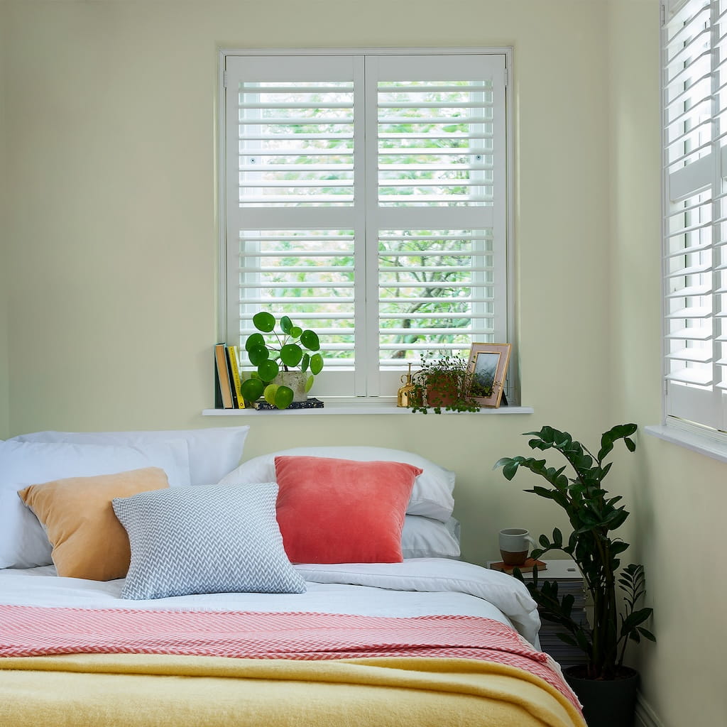 - Laura Ashley Matt Emulsion Paint - Pale Hedgerow - 2.5L - 113689 - Decor Warehouse