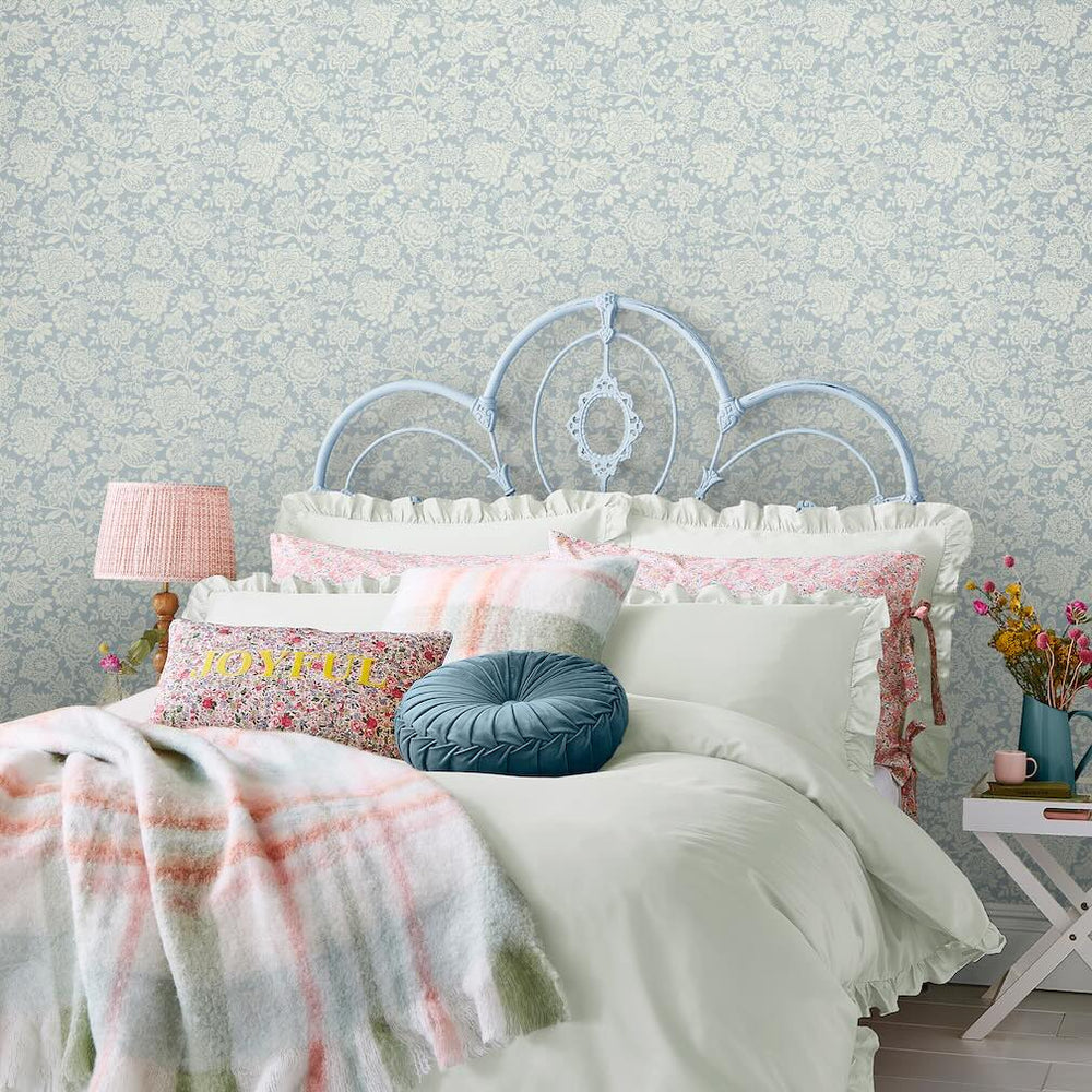 Laura Ashley Trailing Laurissa Pale Seaspray Blue Wallpaper - 121073