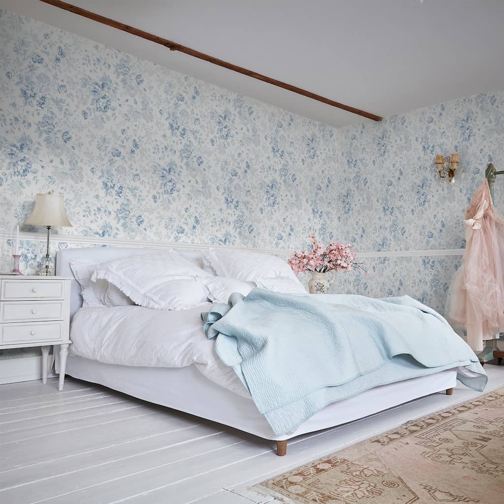- Shabby Chic by Rachel Ashwell Romantic Rose Blue Wallpaper - 125109 - Decor Warehouse
