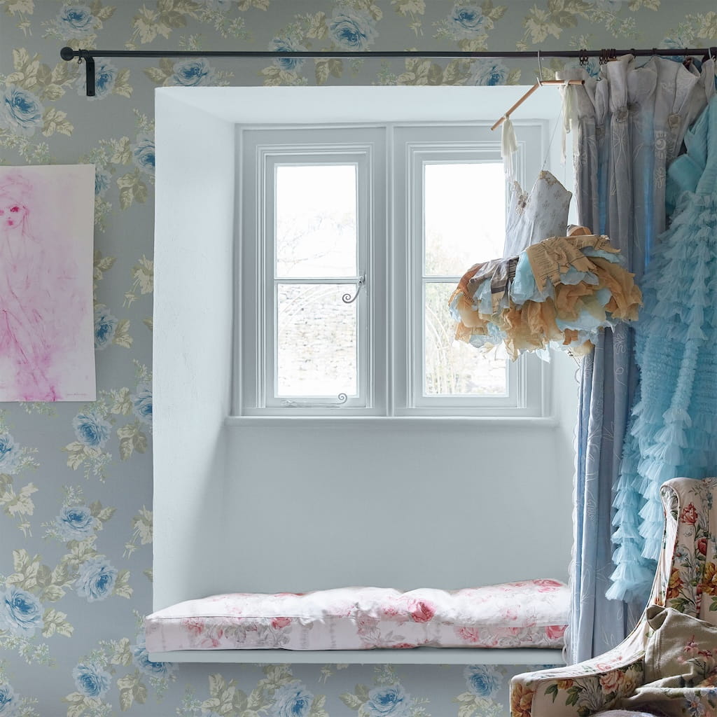 - Shabby Chic by Rachel Ashwell Royal Bouquet Blue wallpaper - 125112 - Decor Warehouse