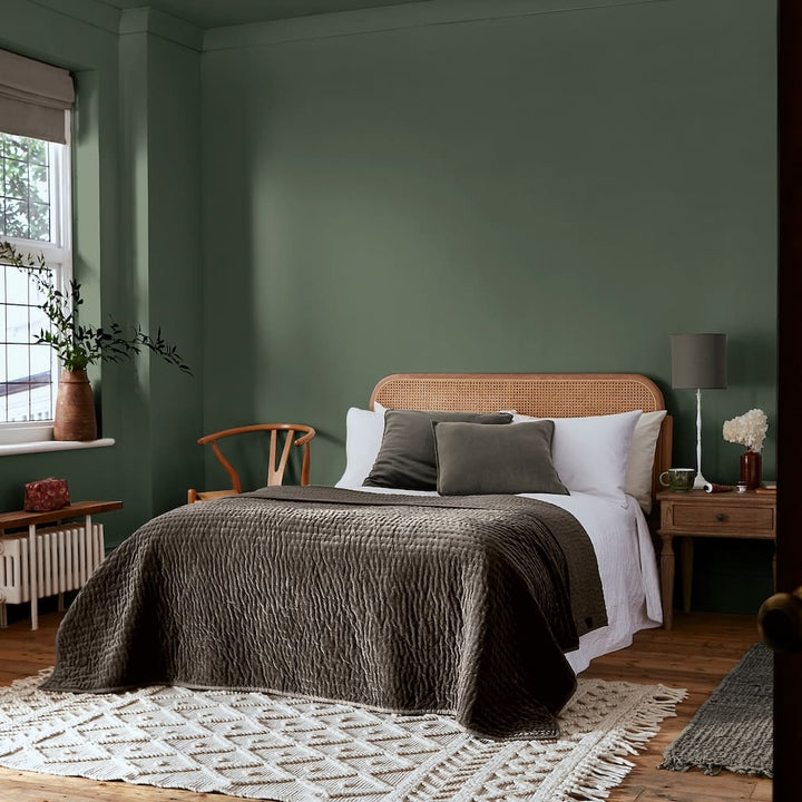 - William Morris At Home Gallery Emulsion Olive Character 2.5L - 124317 - Decor Warehouse