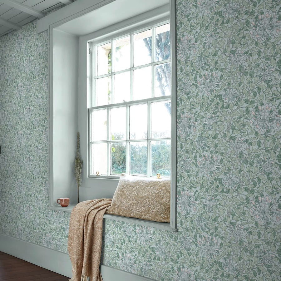 William Morris Honeysuckle Breeze Wallpaper - 140485