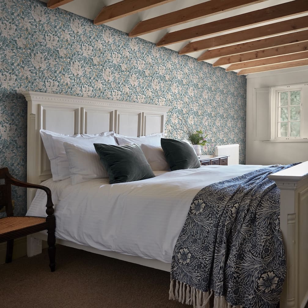 William Morris Honeysuckle Dusk Blue Wallpaper - 140483