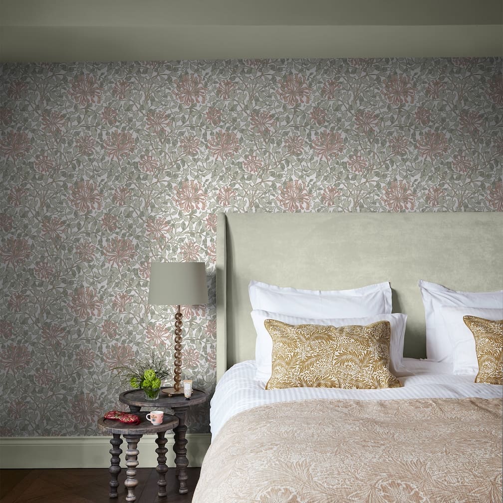 William Morris Honeysuckle Maytime Wallpaper - 140488