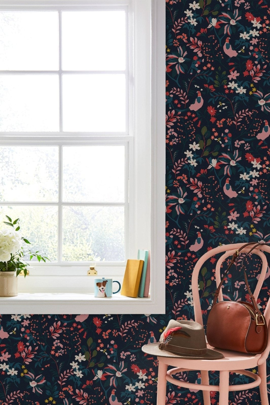 - Joules Fields Edge Floral French Navy wallpaper - 118568 - Decor Warehouse
